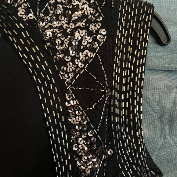 Gorgeous Chelsea and Violet Sequined and beaded cocktail dress - Picture 4 of 8